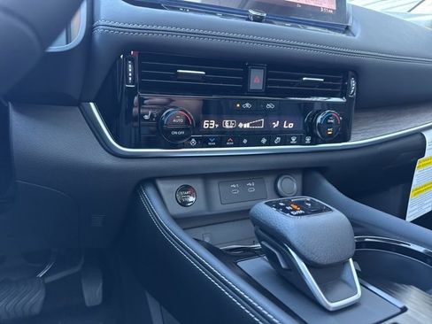 New 2026 Nissan Rogue Platinum w/ Platinum Premium Package image 17