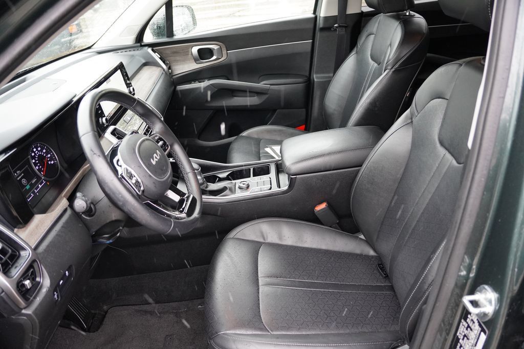 Certified 2022 Kia Sorento S AWD/4WD image 15