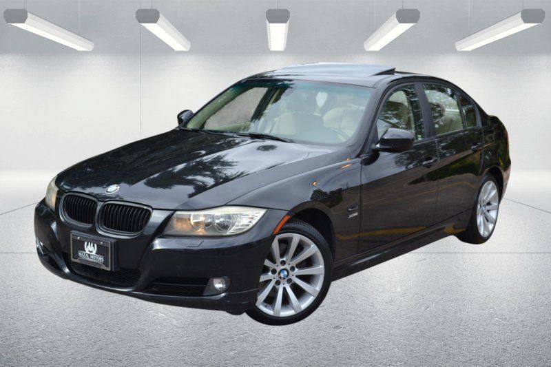 Used 2011 BMW 328i xDrive Sedan AWD/4WD image 1