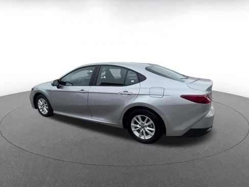 Used 2025 Toyota Camry LE FWD image 10