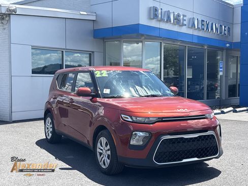 Used 2022 Kia Soul LX FWD image 1
