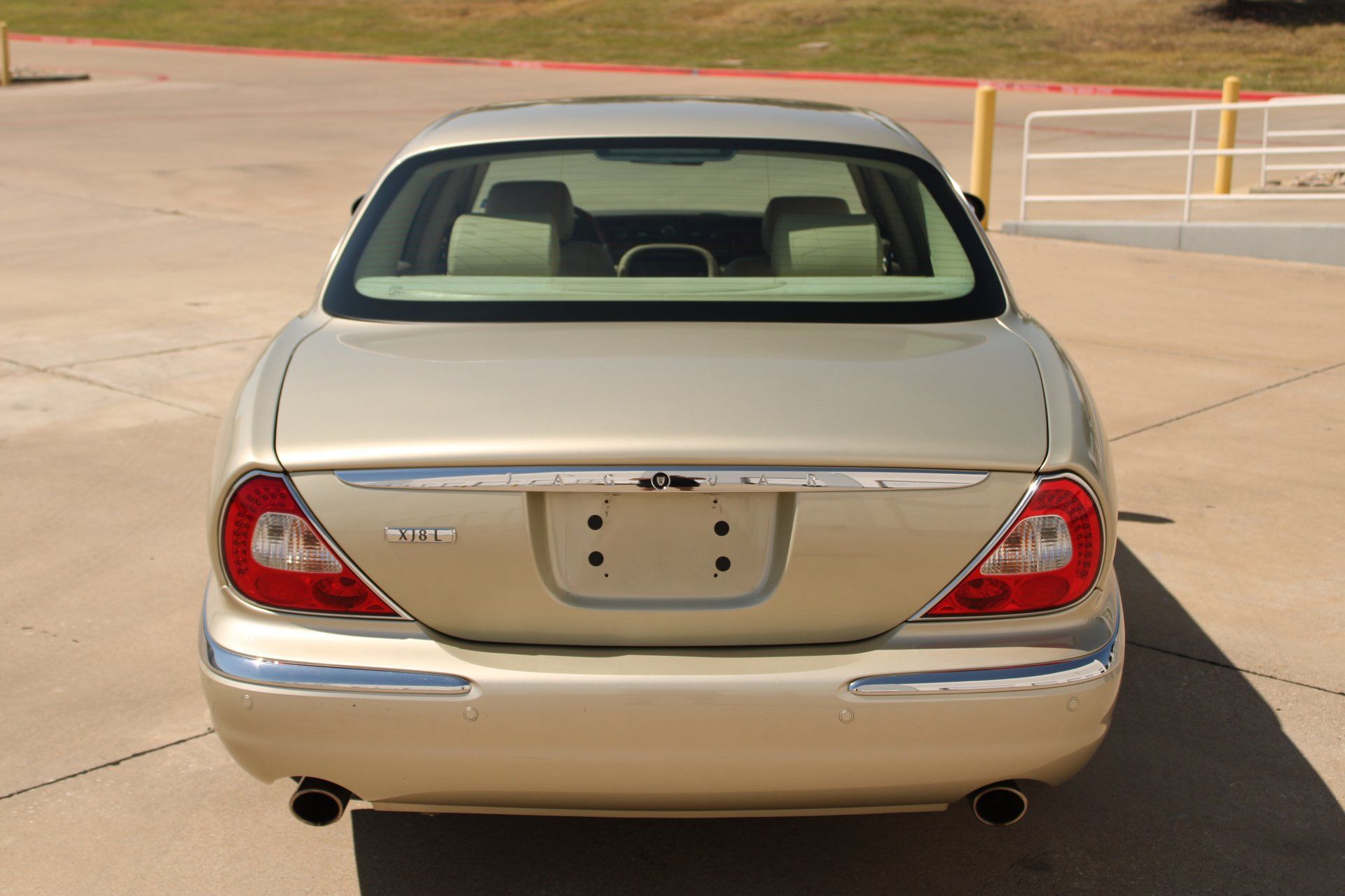 Used 2006 Jaguar XJ8 RWD image 11