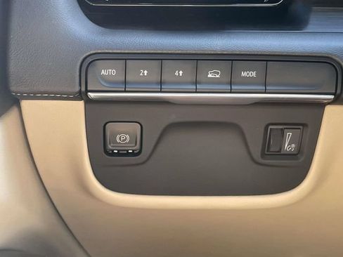Certified 2021 Cadillac Escalade ESV Premium Luxury AWD/4WD image 29