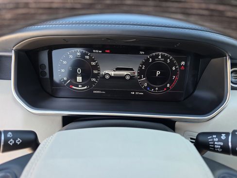 Used 2020 Land Rover Range Rover Long Wheelbase Autobiography image 17