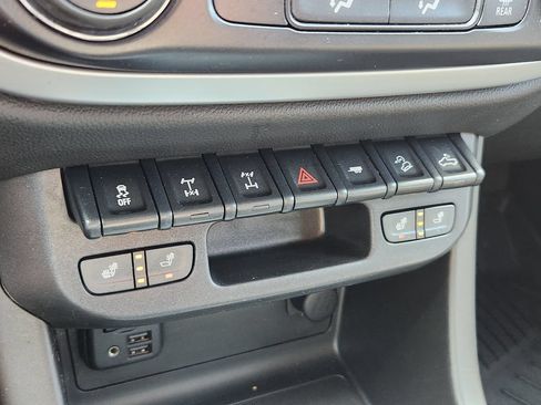 Used 2020 Chevrolet Colorado ZR2 AWD/4WD image 24