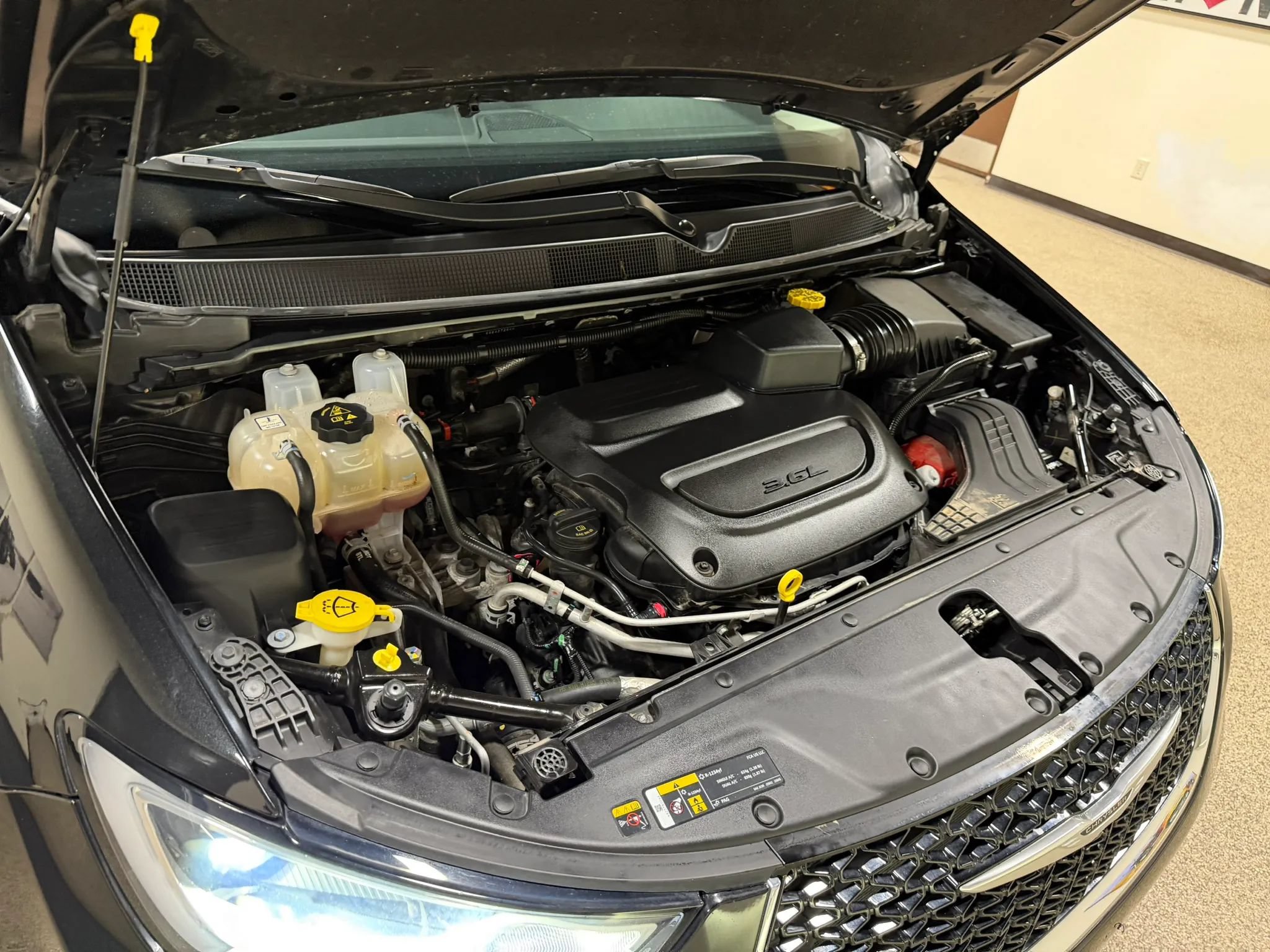 Used 2023 Chrysler Pacifica Touring-L FWD image 56