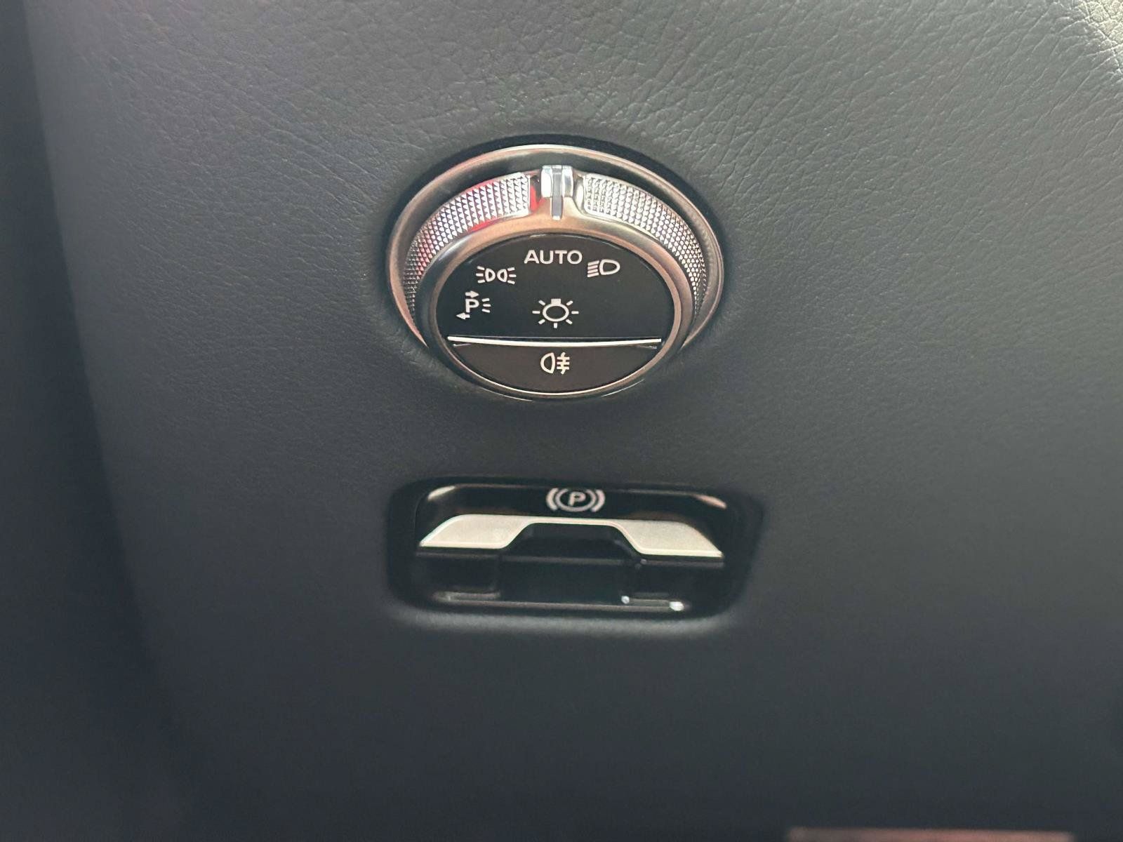Certified 2025 Mercedes-Benz GLC 300 4MATIC image 26