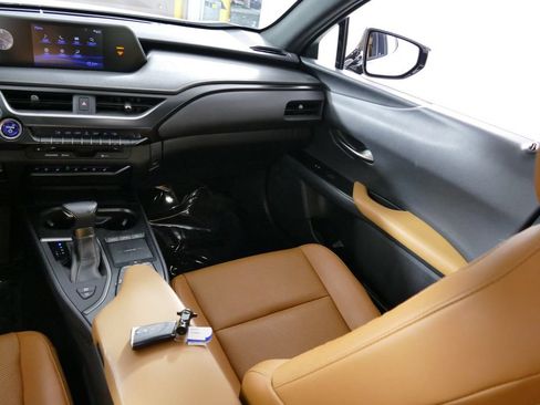Used 2019 Lexus UX 250h w/ Premium Package AWD/4WD image 22