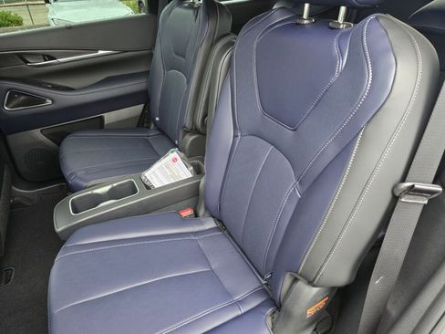 New 2026 INFINITI QX60 Sport image 17