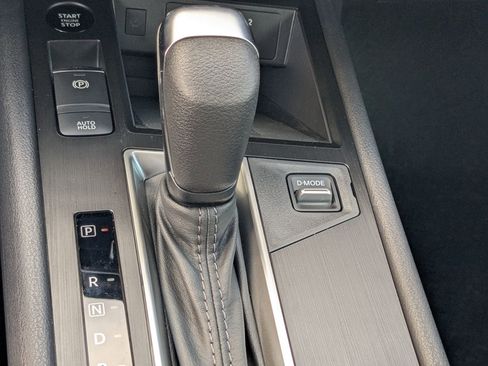 New 2025 Nissan Kicks SV w/ Charging Package FWD image 23