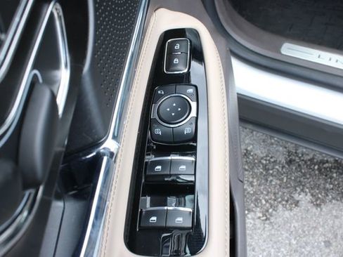 Used 2023 Lincoln Corsair AWD w/ Equipment Group 101A image 12
