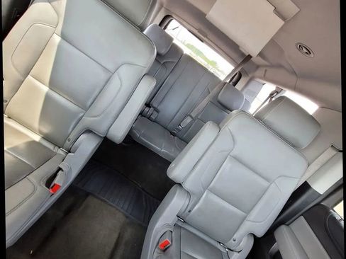 Used 2015 Chevrolet Suburban LT AWD/4WD image 23