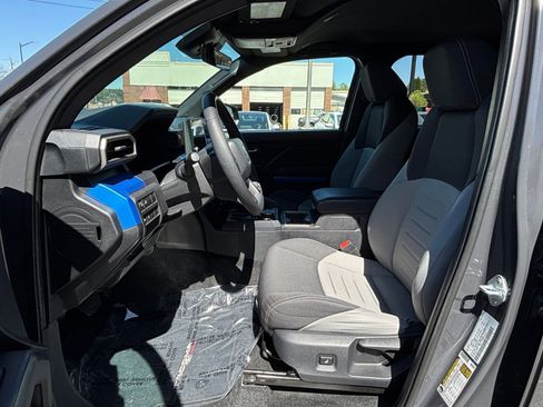 Used 2025 Toyota Tacoma TRD Off-Road image 32