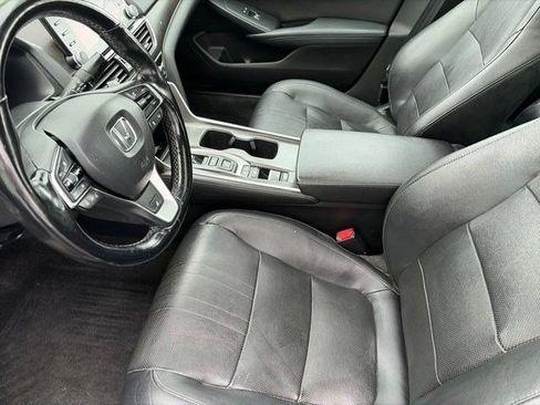Used 2020 Honda Accord Touring image 9