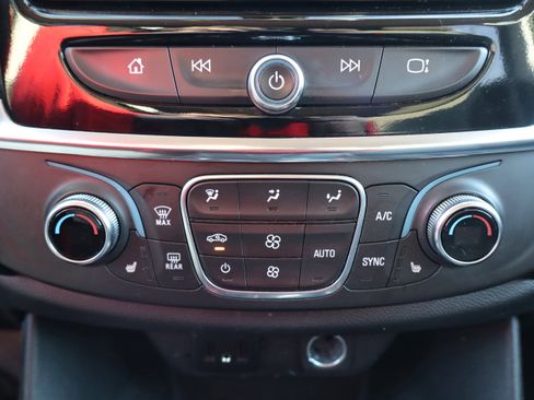 Used 2019 Chevrolet Traverse LT image 22