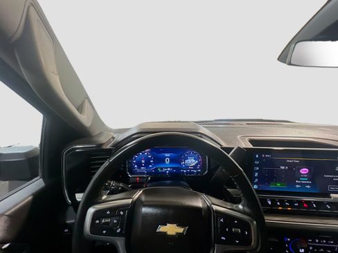 Used 2025 Chevrolet Silverado 2500 LTZ w/ LTZ Convenience Package AWD/4WD image 7