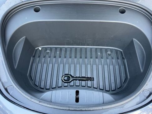 Used 2023 Tesla Model 3 Standard Range image 34