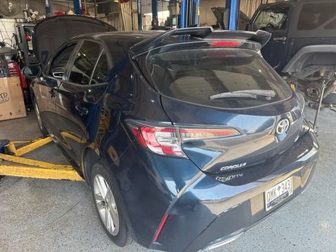Used 2019 Toyota Corolla SE FWD image 2