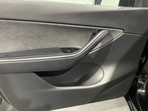 Used 2020 Tesla Model Y Performance image 12