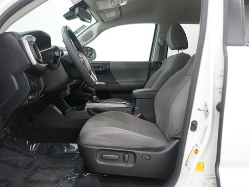 Used 2020 Toyota Tacoma SR5 image 21