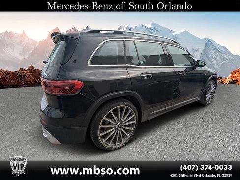 Used 2024 Mercedes-Benz GLB 35 AMG 4MATIC image 2
