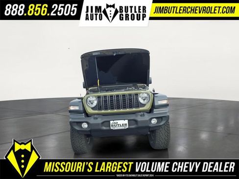 Used 2025 Jeep Wrangler Sport image 24