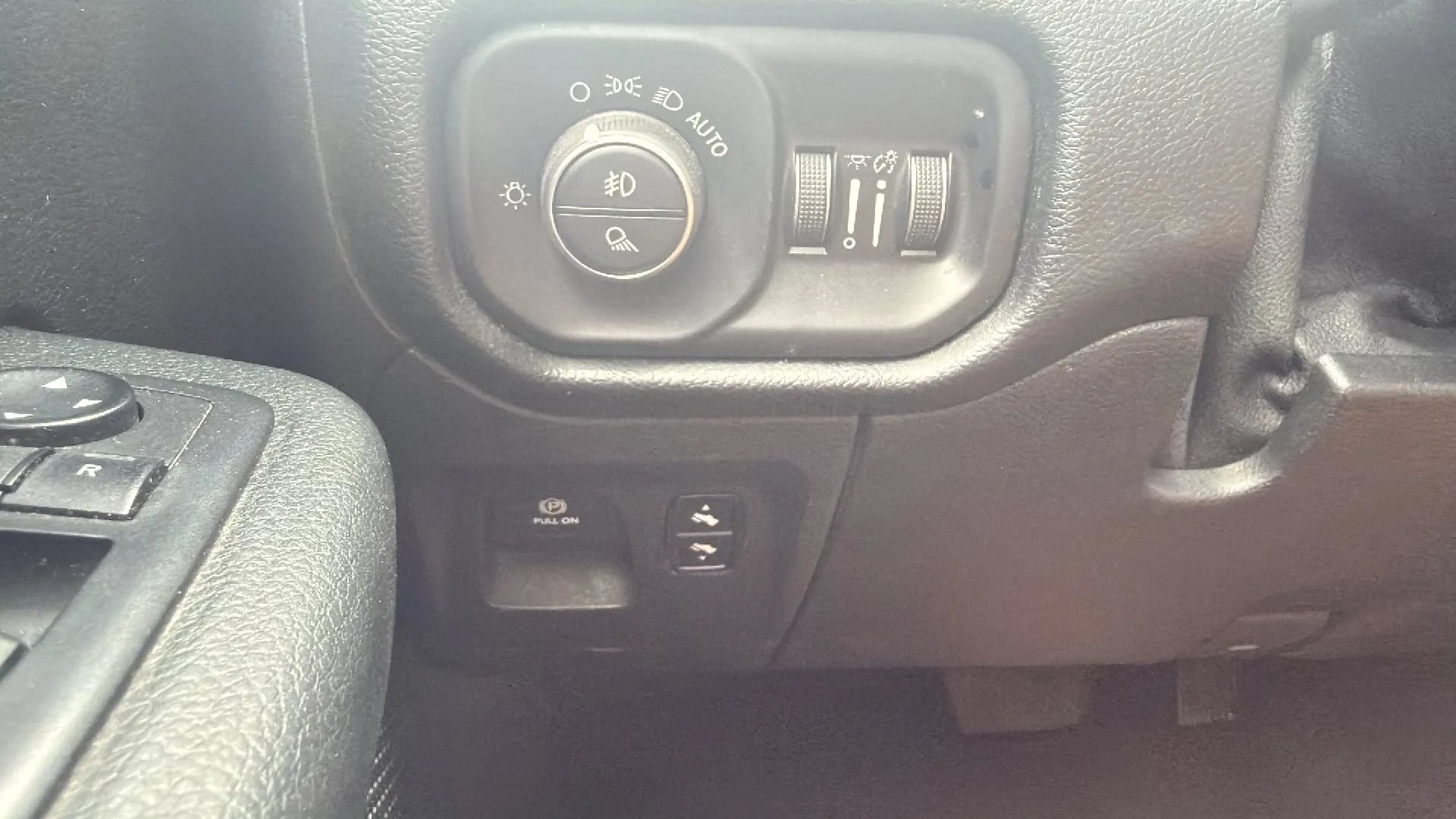 Used 2019 RAM 1500 Big Horn AWD/4WD image 9