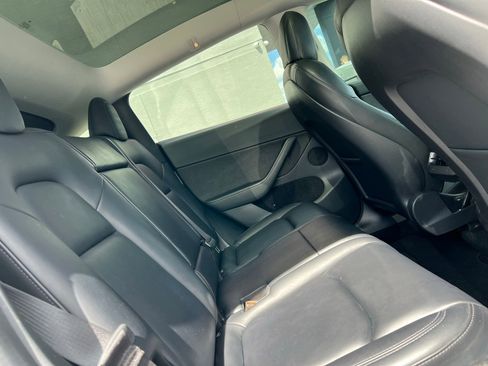 Used 2023 Tesla Model Y Long Range AWD/4WD image 55