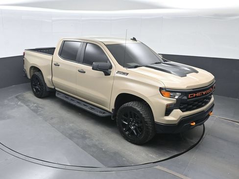 Used 2022 Chevrolet Silverado 1500 Custom Trail Boss w/ LPO, Dark Essentials Package AWD/4WD image 24