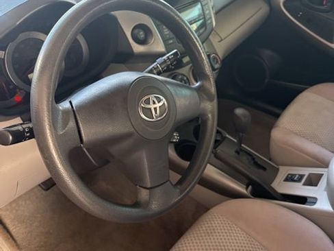 Used 2008 Toyota RAV4 4WD image 7