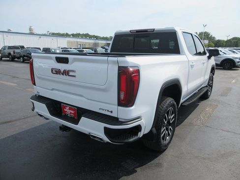 Used 2022 GMC Sierra 1500 AT4 w/ AT4 Preferred Package AWD/4WD image 5