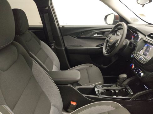 Used 2023 Chevrolet TrailBlazer LT FWD image 21