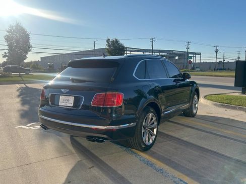 Used 2019 Bentley Bentayga image 5