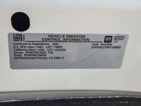 Used 2023 GMC Acadia AT4 w/ Technology Package image 27