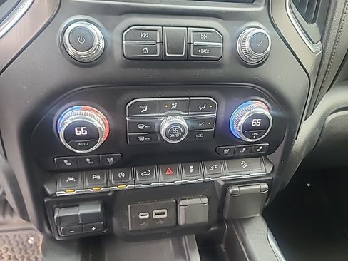 Used 2021 GMC Sierra 1500 AT4 w/ AT4 Premium Package AWD/4WD image 9