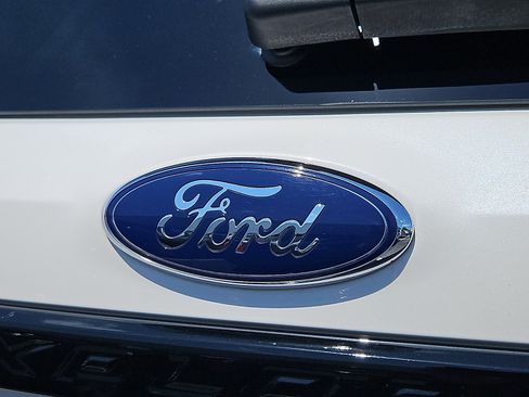 Used 2019 Ford Explorer Sport w/ Ford Safe & Smart Package AWD/4WD image 33