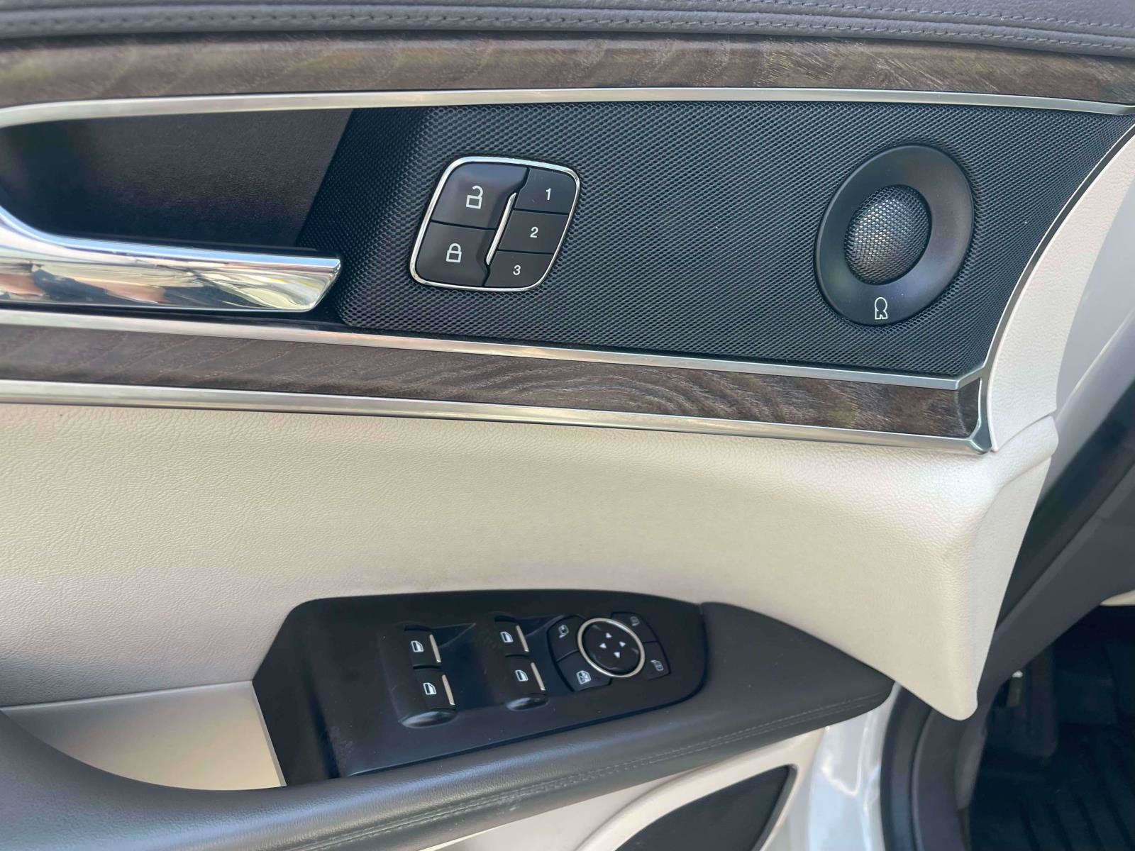 Used 2019 Lincoln Nautilus Reserve AWD/4WD image 10