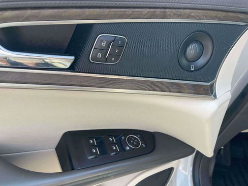 Used 2019 Lincoln Nautilus Reserve AWD/4WD image 10