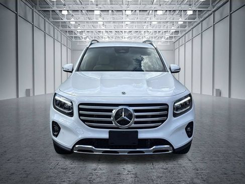 Used 2025 Mercedes-Benz GLB 250 4MATIC image 2