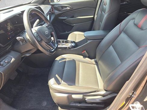 Used 2024 Chevrolet Trax RS FWD image 16