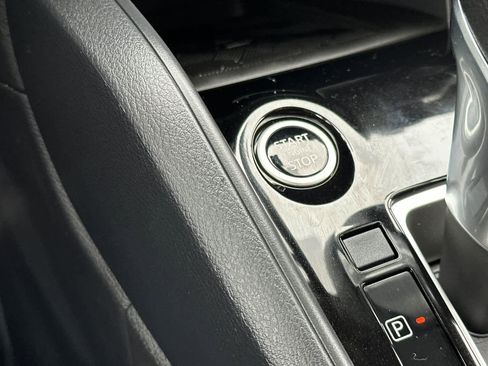 New 2025 Nissan Versa SR w/ Trunk Package image 21