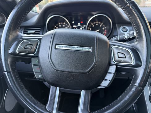 Used 2019 Land Rover Range Rover Evoque SE Premium image 34