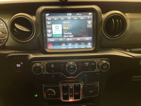 Certified 2023 Jeep Wrangler Unlimited Sport image 15