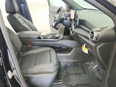 Used 2026 Chevrolet Equinox LT w/ Convenience Package II FWD image 35