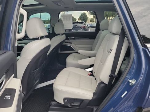 Used 2024 Kia Telluride SX w/ Towing Package FWD image 14