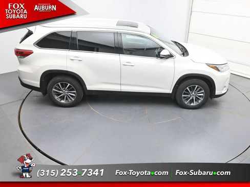 Used 2019 Toyota Highlander XLE AWD/4WD image 31