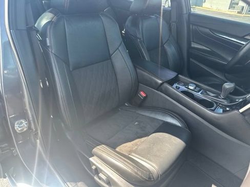 Used 2023 Nissan Maxima SR w/ Sport Mat Group FWD image 22