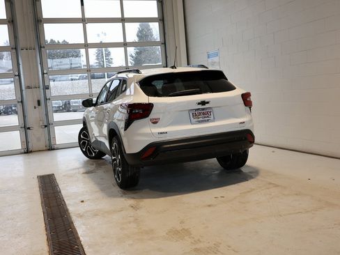 New 2026 Chevrolet Trax RS w/ Sunroof Package image 33