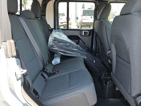 New 2026 Jeep Gladiator Sport image 14