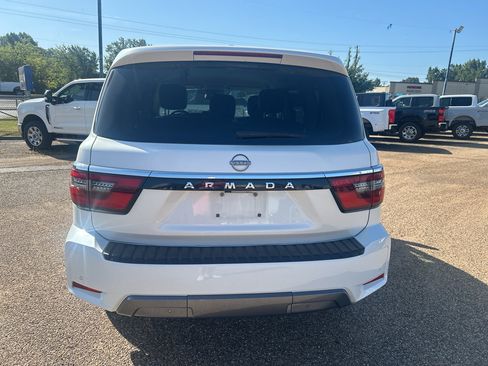 Used 2024 Nissan Armada SV AWD/4WD image 3